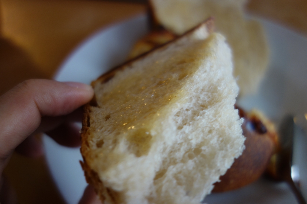 沖縄に来たら足を運ぶべきパン屋！自家製天然酵母石釜パン“宗像堂”の試食レビュー